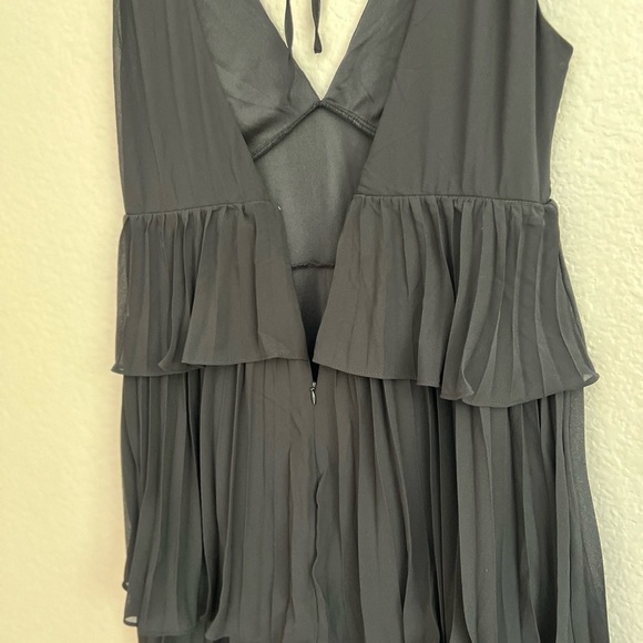 NWOT Mesmerizing Essence Black Pleated Backless Tiered Maxi Dress - Picture 7 of 7